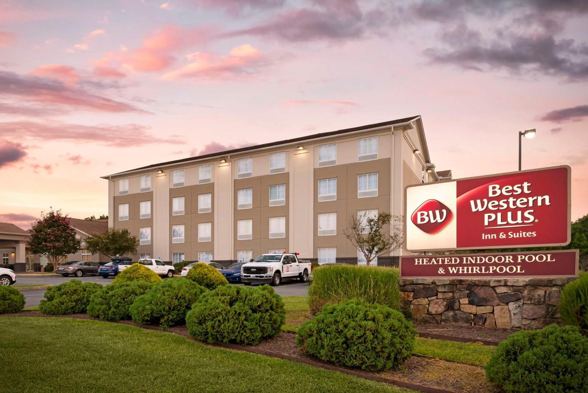 Best Western Plus Crossroads Inn & Suites Zion Crossroads Exterior foto